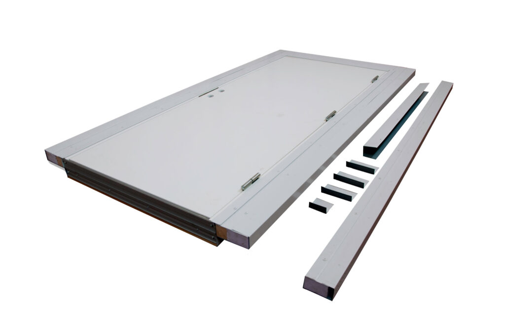 Containerdörr, helvägg